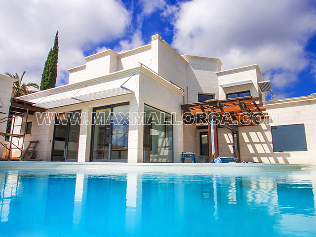 villa_singular_bendinat_max_mallorca_real_estate_puerto_portals_port_adriano_luxus_luxury_residence_private_property_first_class_location_macmallorca.com_for sale_property_04.jpg